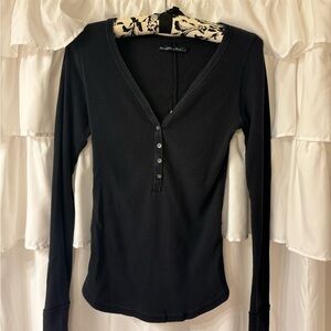Abercrombie and Fitch black longsleeve tee size S